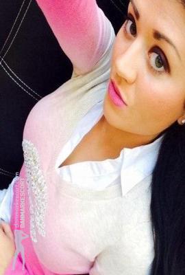 Fløjel Clara  Escort Tørring
