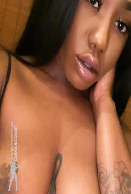 Fristende Liora Escort Søborg