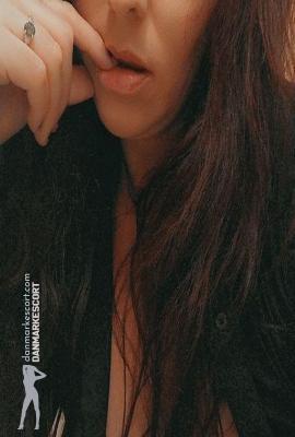 Silkeblød Isadora  Escort Esbjerg V